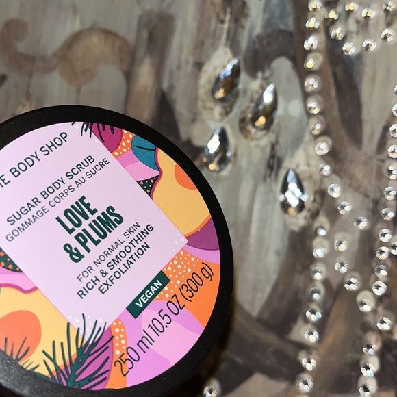 💜👄💜• ❤️The Body Shop x Love ‘n Plums❤️•👄💜👄